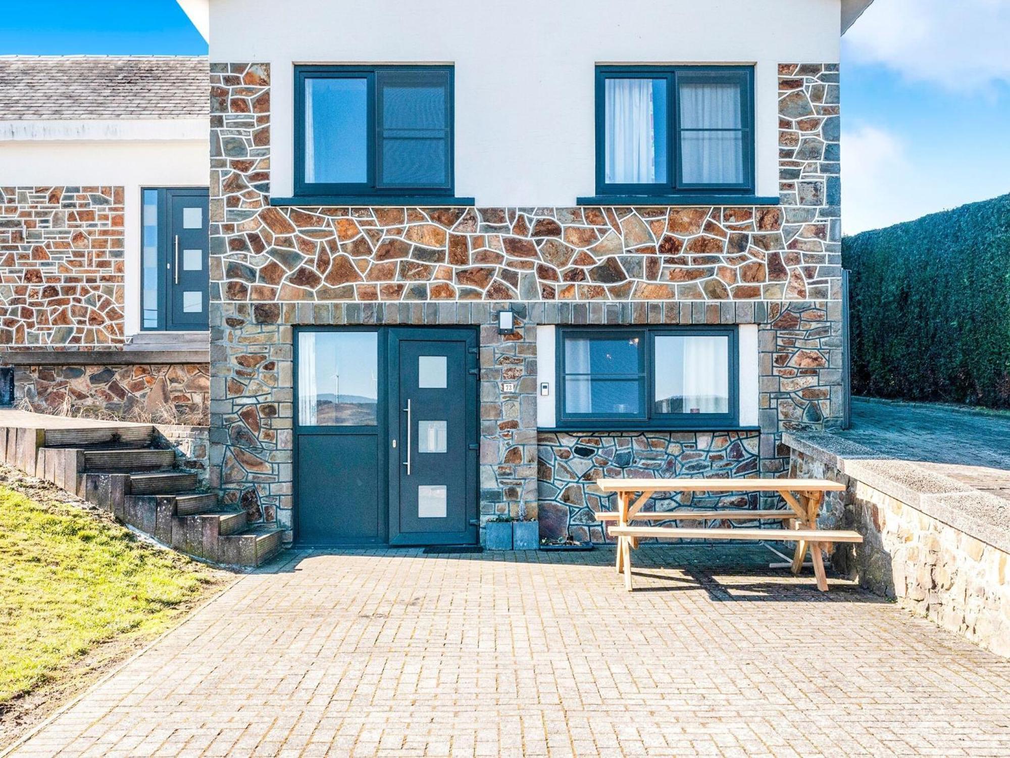 Sophisticated Holiday Home In Lierneux Near Forest 외부 사진