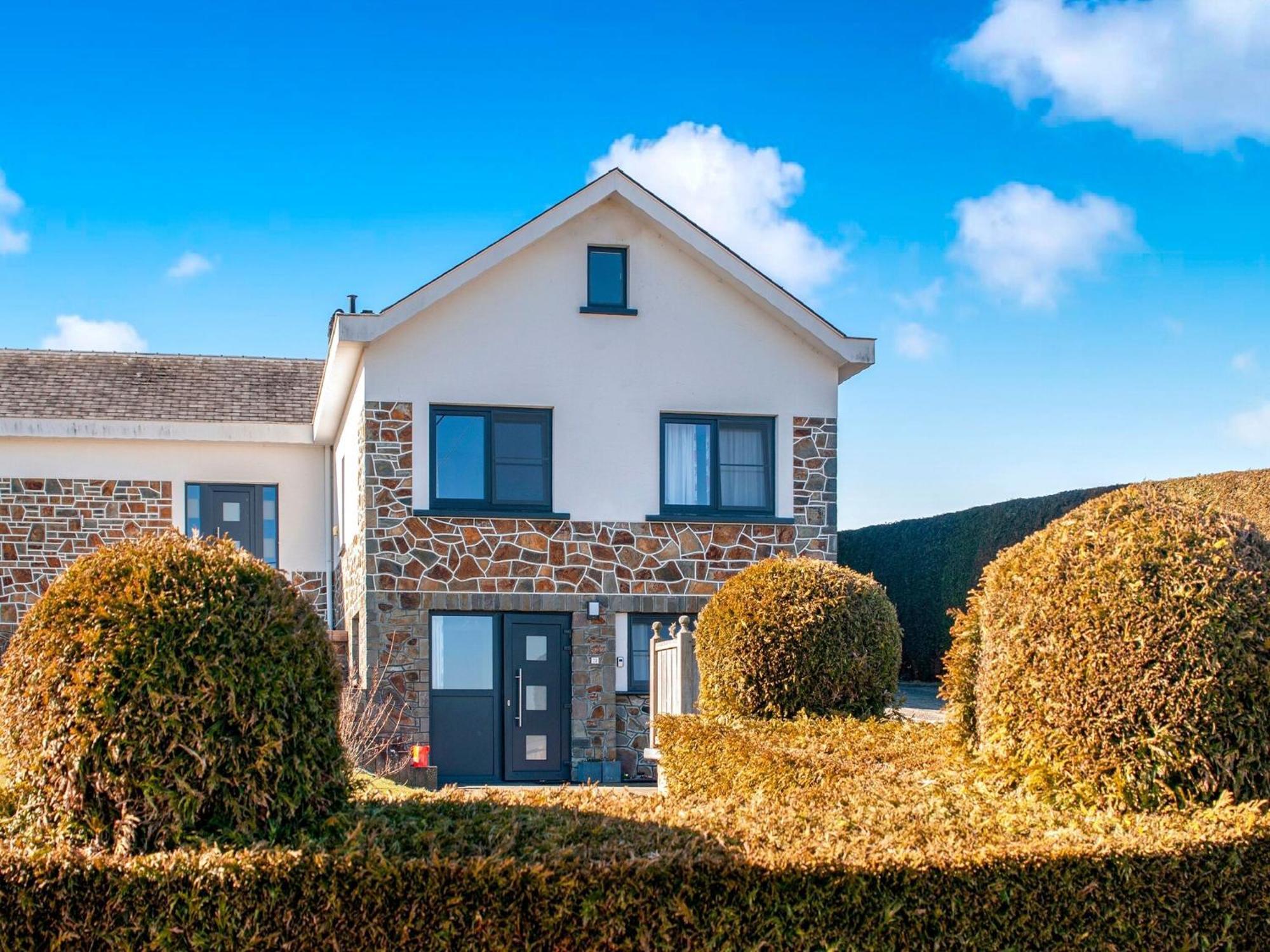 Sophisticated Holiday Home In Lierneux Near Forest 외부 사진