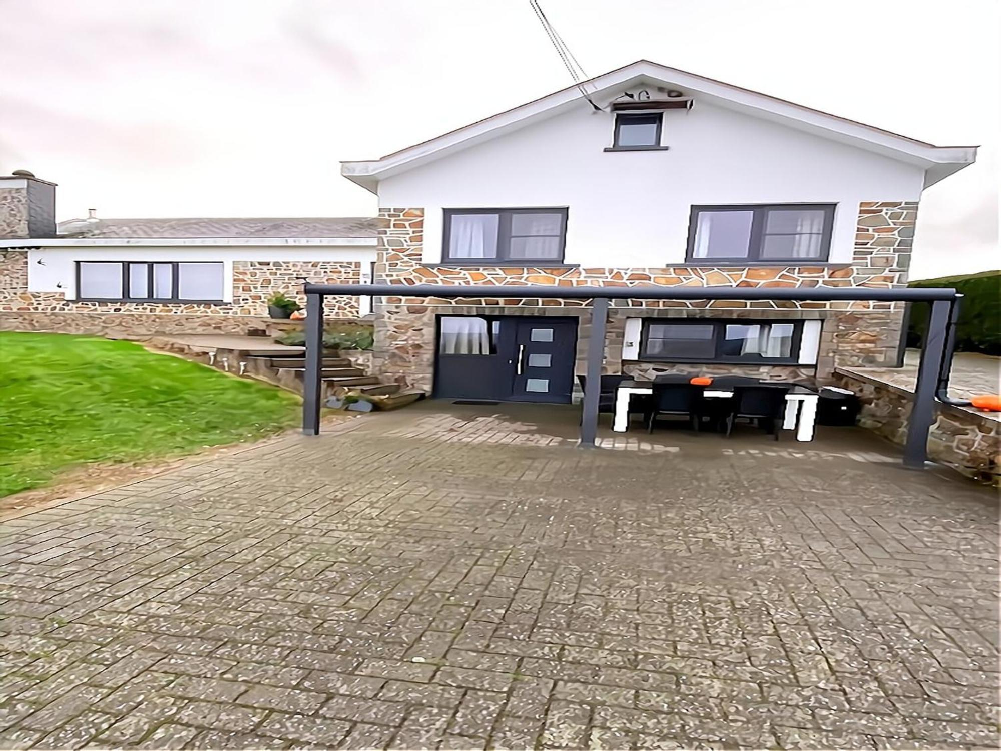 Sophisticated Holiday Home In Lierneux Near Forest 외부 사진